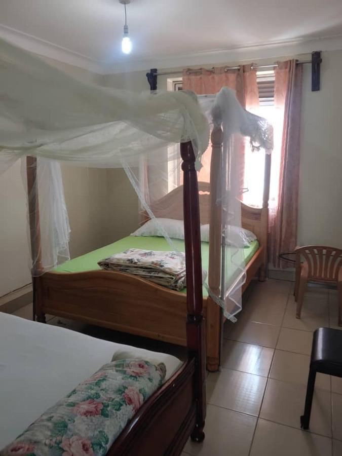 NEW AFRICAN VILLAGE Энтеббе Экстерьер фото